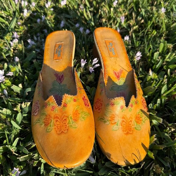 Miz Mooz Tooled Hand-Painted Leather Mules Boho Slip-On Round Toe EU 38 / 7.5–8 - Picture 11 of 16